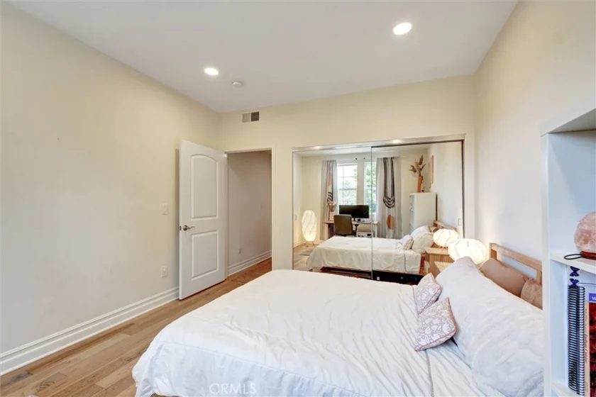 13935 Burbank Boulevard #105 photo 30