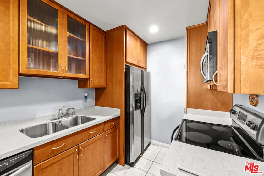 5651 Sumner Way #203 photo 19