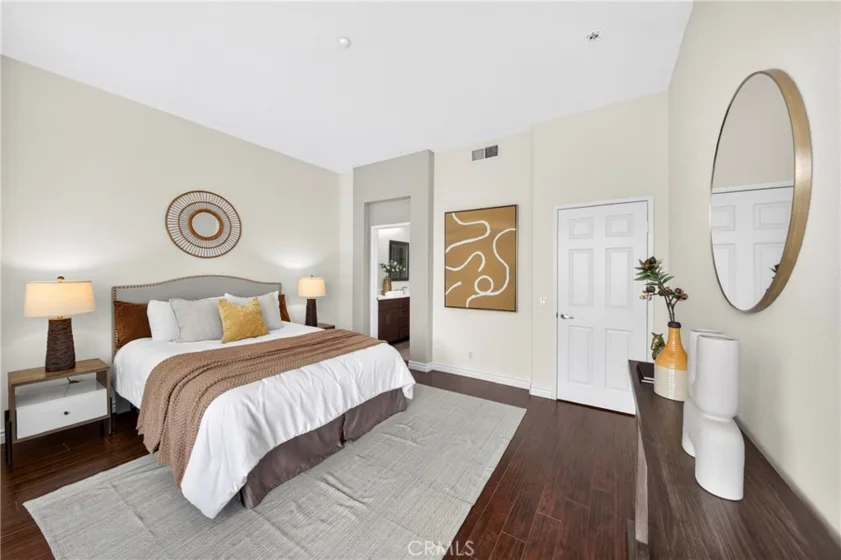 2256 Clark photo 33
