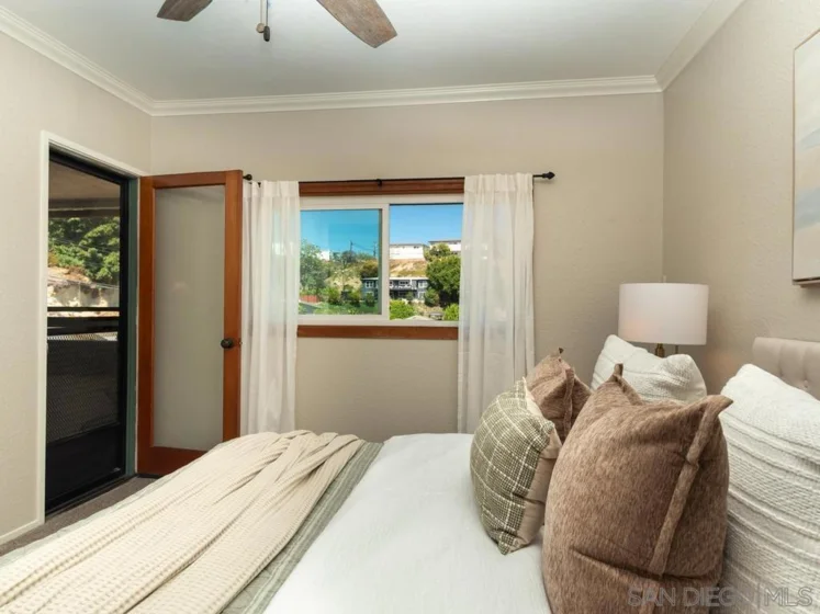 917 Torrance #19 photo 10