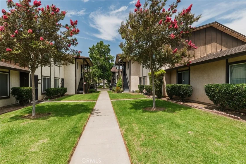 10340 Carefree Drive photo 2