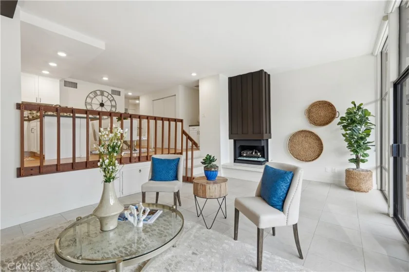 6126 N Marina Pacifica photo 16