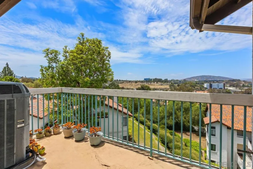 16424 Avenida Venusto #E photo 6