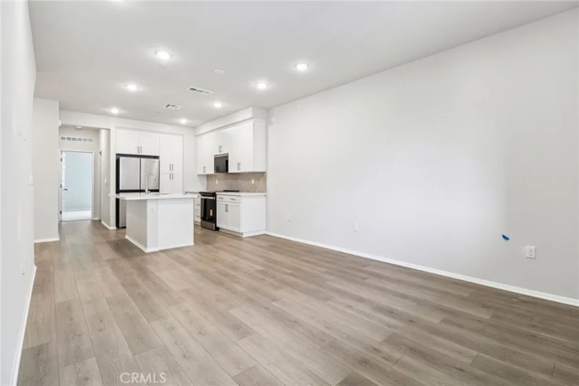 407 Lotus Drive photo 3