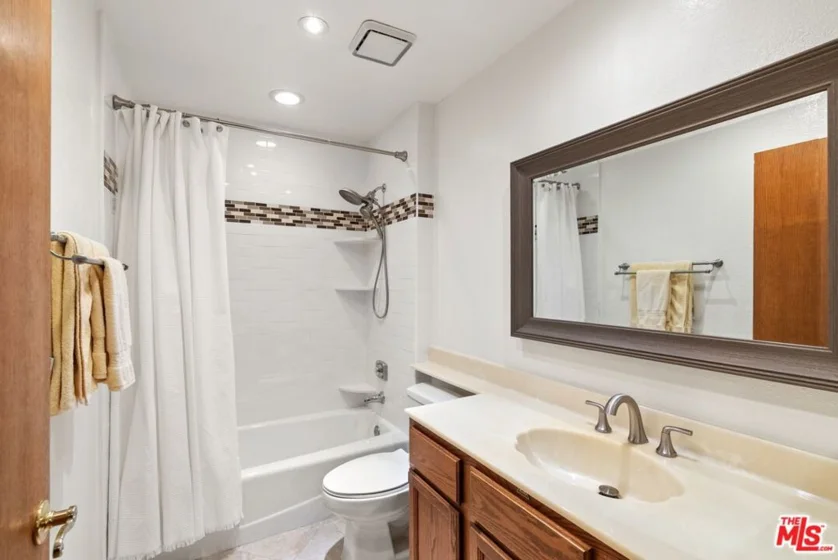 14630 Dickens Street #105 photo 32