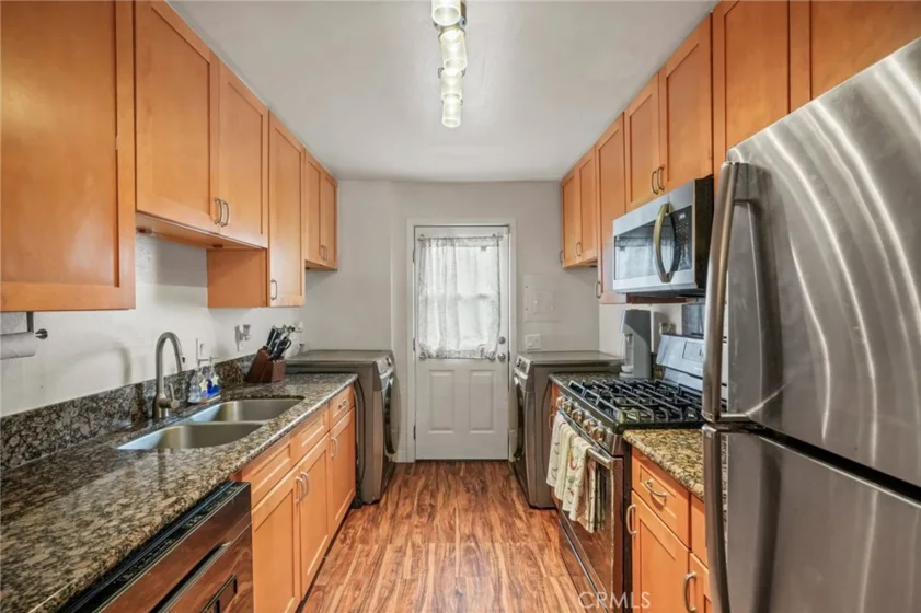 11401 Berendo Avenue #6 photo 21