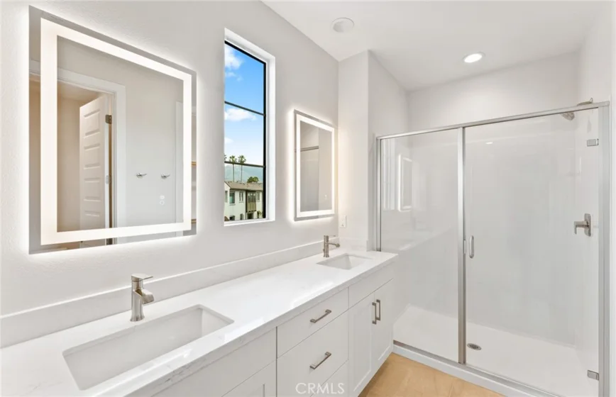 100 Pickwick Lane photo 25
