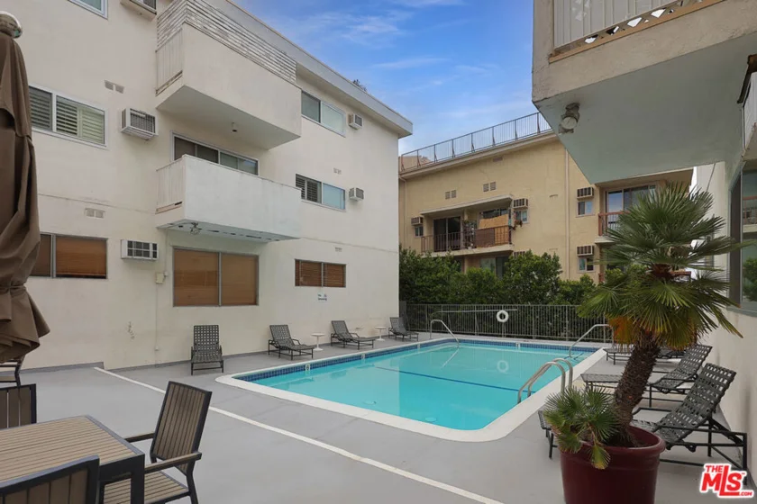 960 Larrabee Street #218 photo 18
