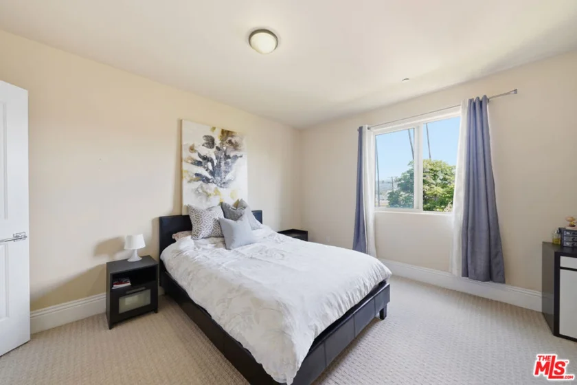 147 N Berendo Street #301 photo 8