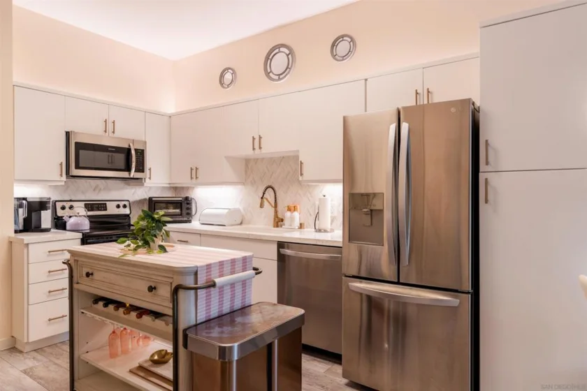 889 Date Street #205 photo 7