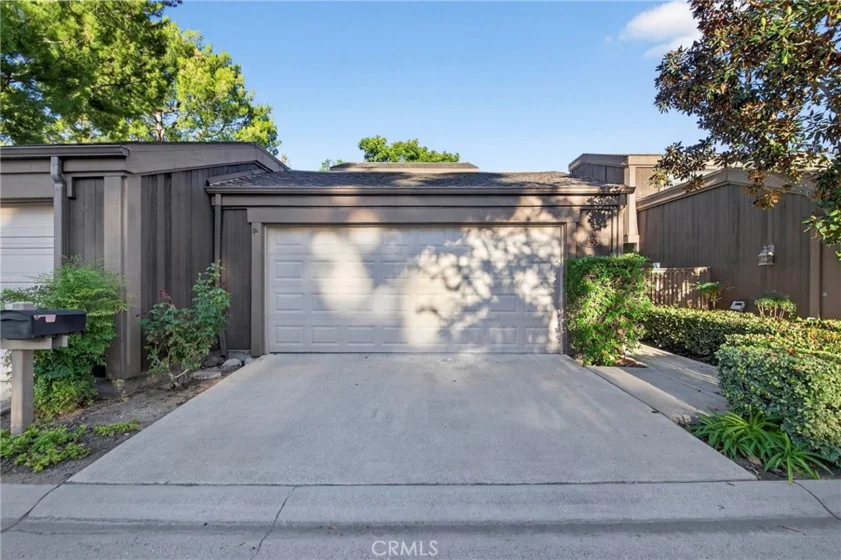 453 Pinehurst Court photo 1