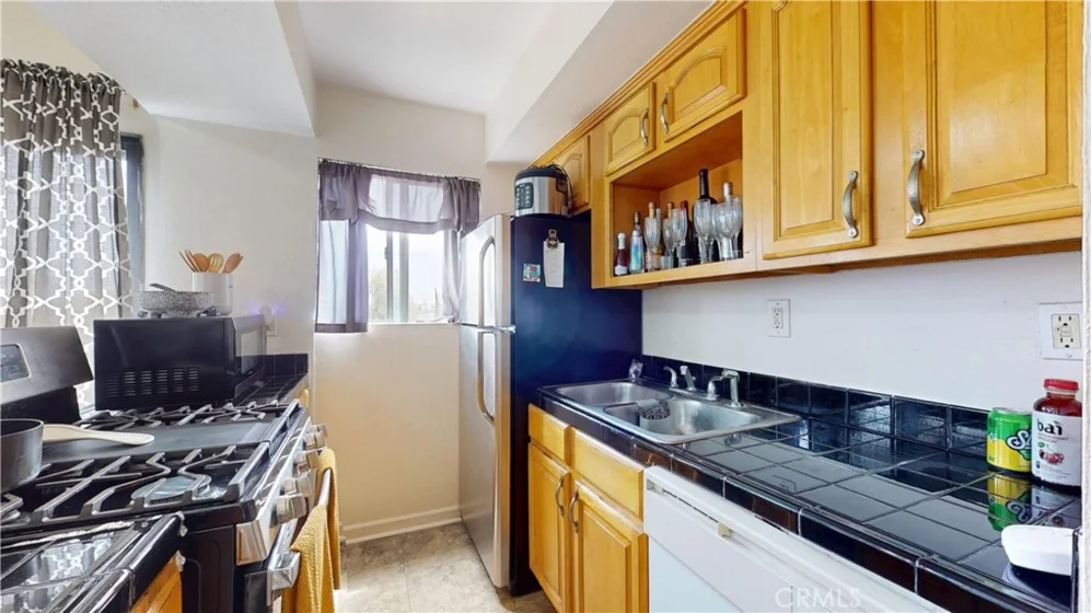 1168 E 10th #218B photo 6