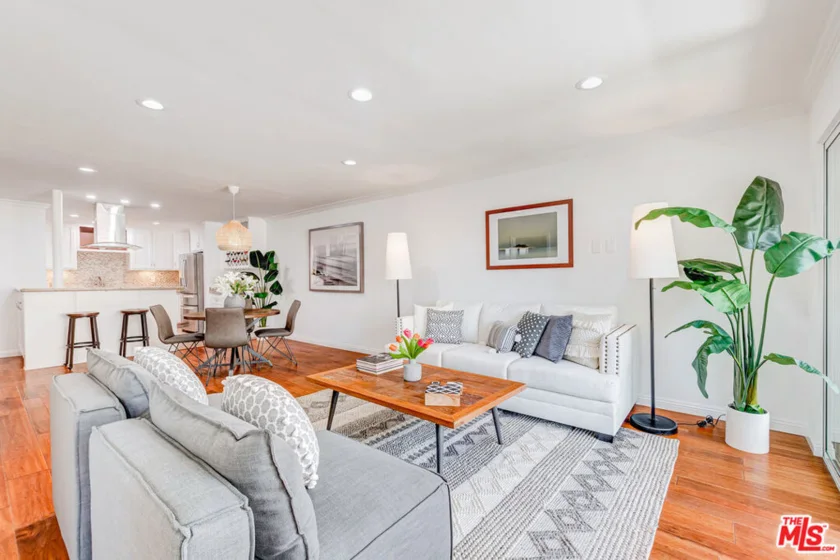 516 San Vicente Boulevard #208 photo 1