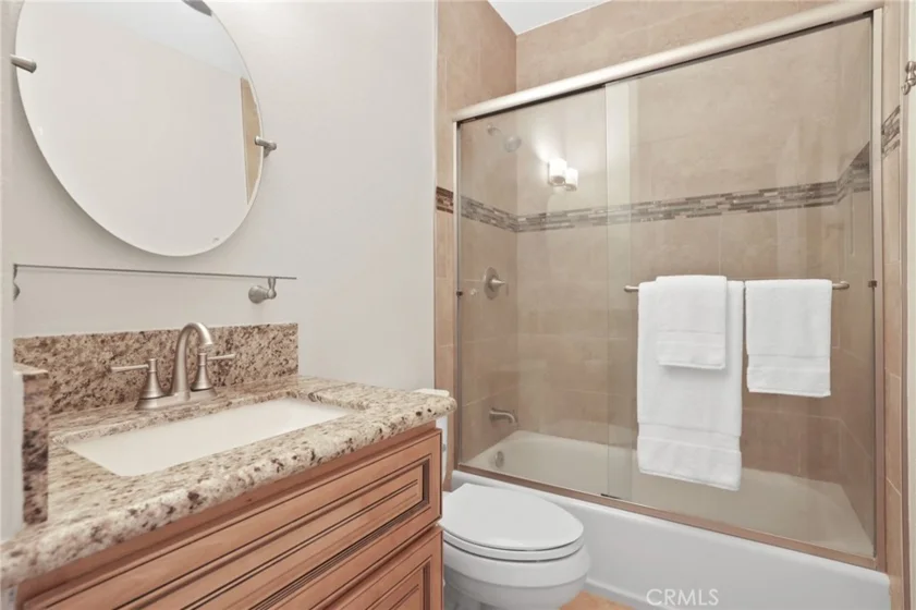 8 Veneto Lane photo 11