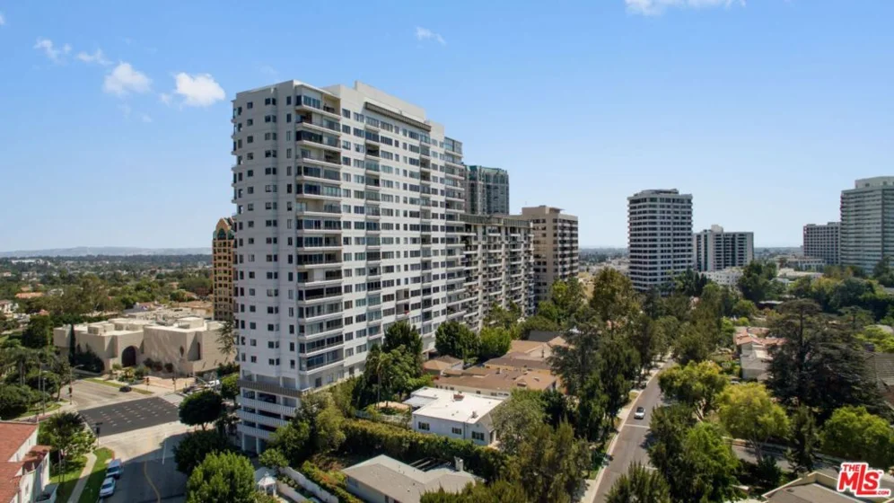 10501 Wilshire Boulevard #1704 photo 1