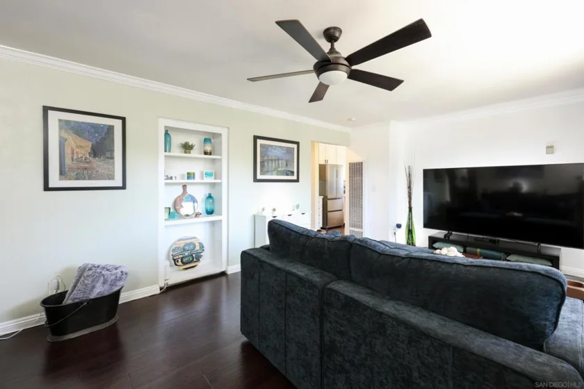 2040 Robinson #C photo 29