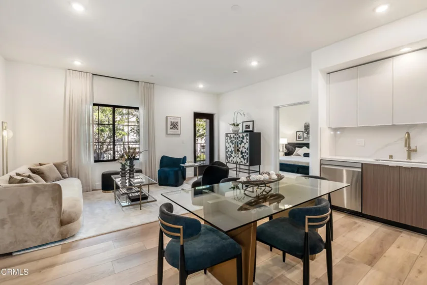 139 S Oak Knoll Avenue #301 photo 1
