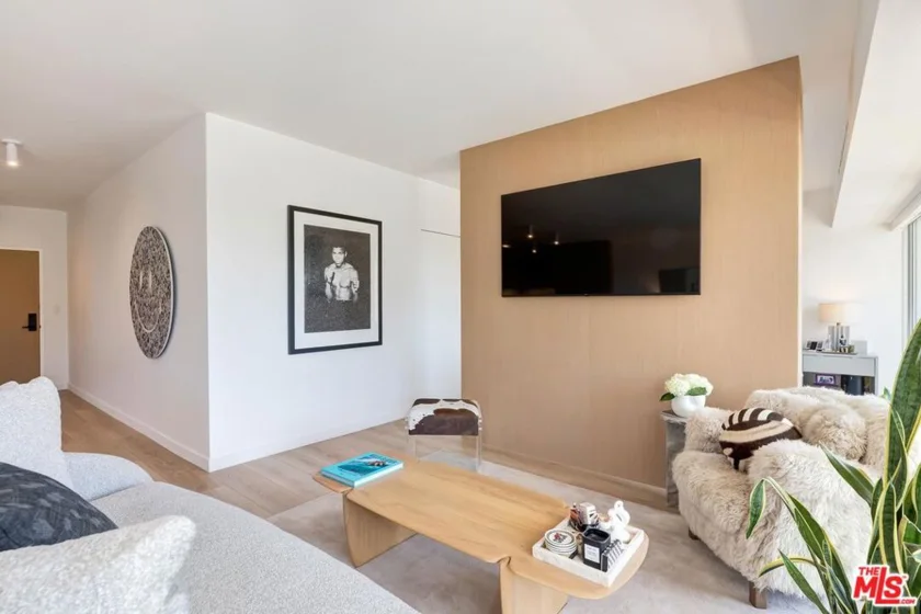 999 N Doheny Drive #601 photo 11