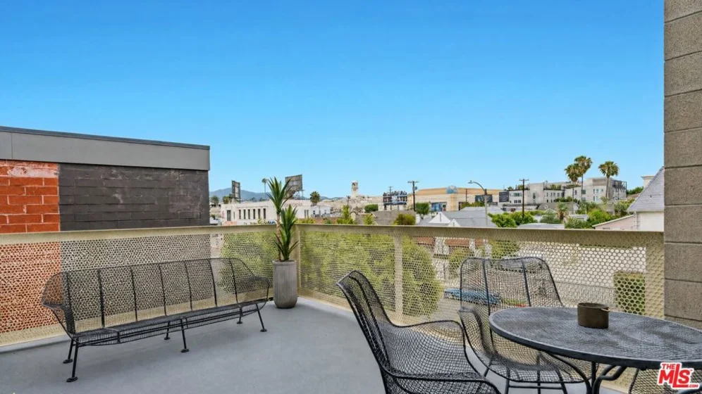 631 N Larchmont Boulevard #2 photo 10