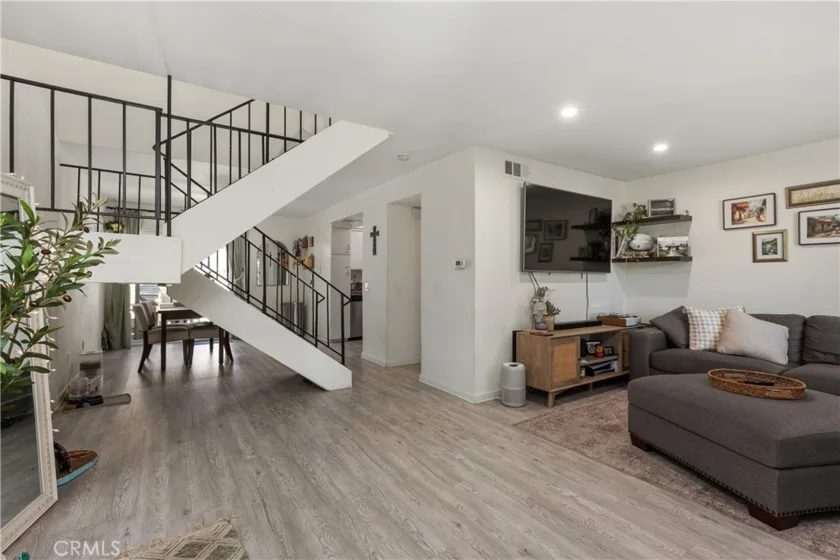 1227 Cameo Lane photo 6