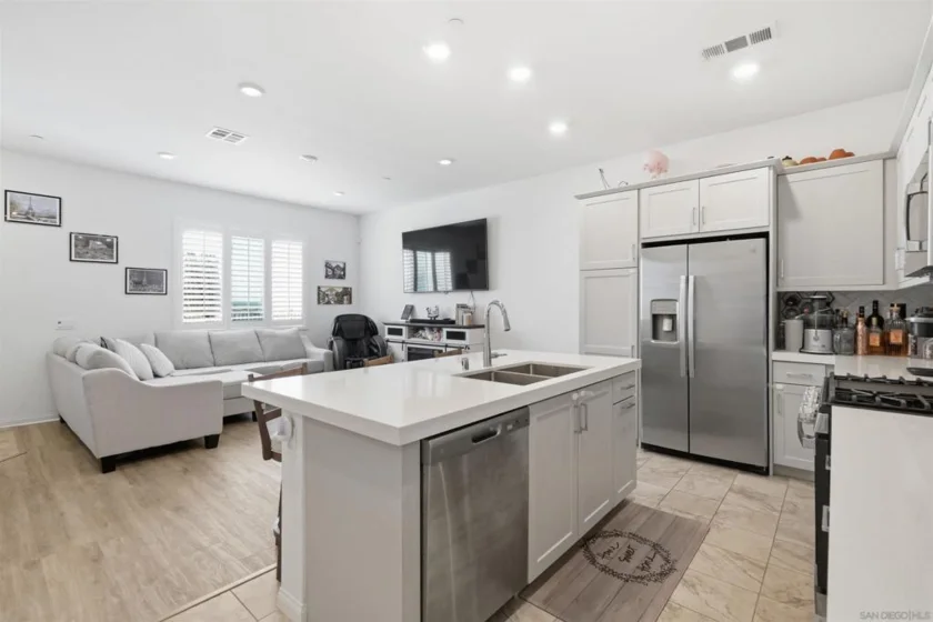 2044 Bluestone Circle photo 12