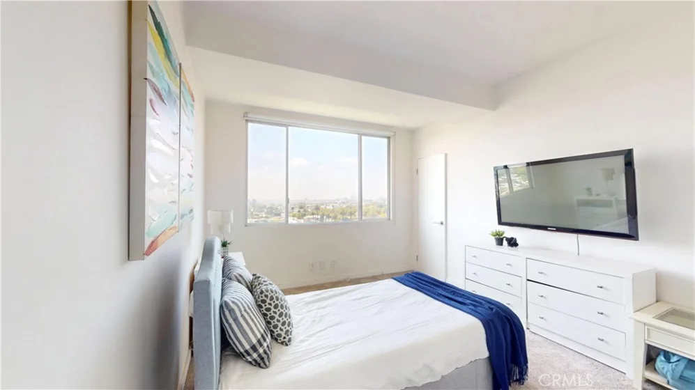 818 N Doheny Drive #908 photo 22