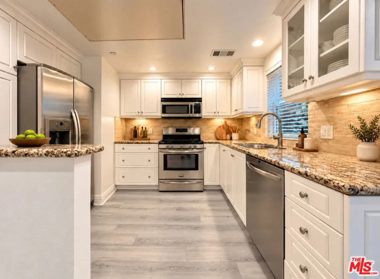 1010 N Curson Avenue #109 photo 5