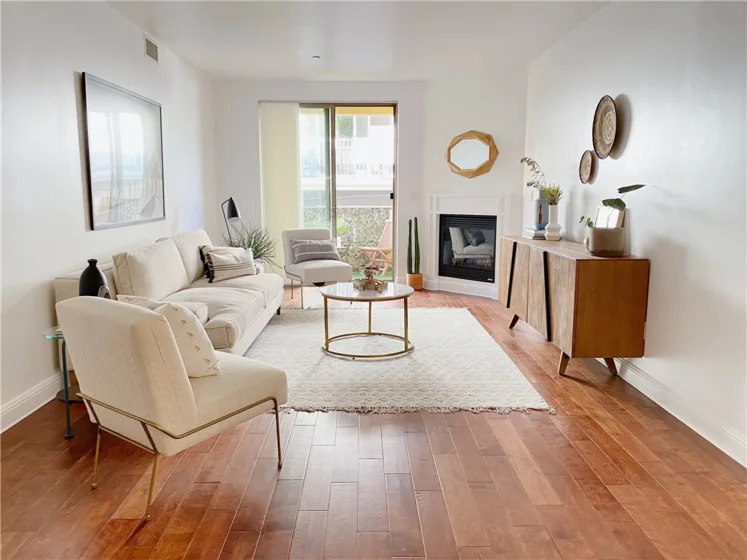 5037 Rosewood Avenue #213 photo 1