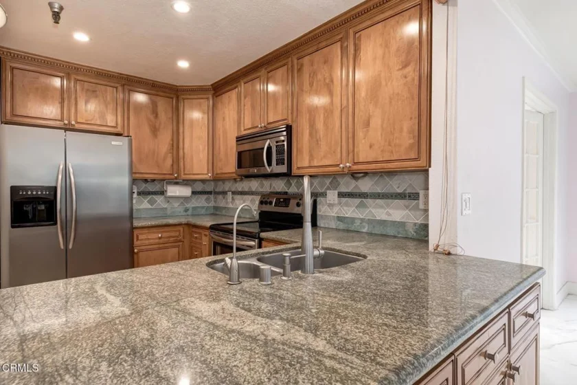 121 S Hope Street #11 photo 5