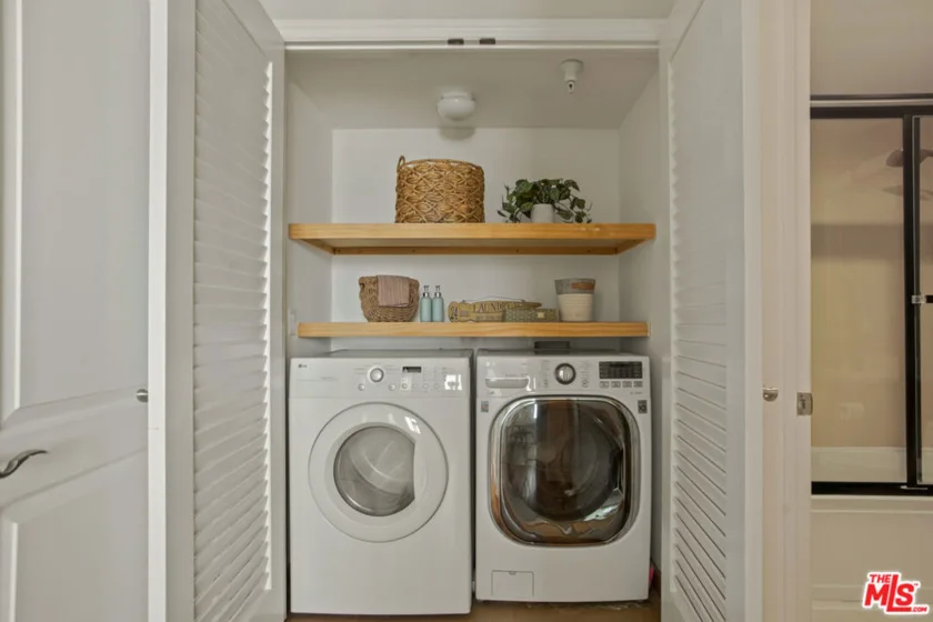 837 N Hudson Avenue #402 photo 14
