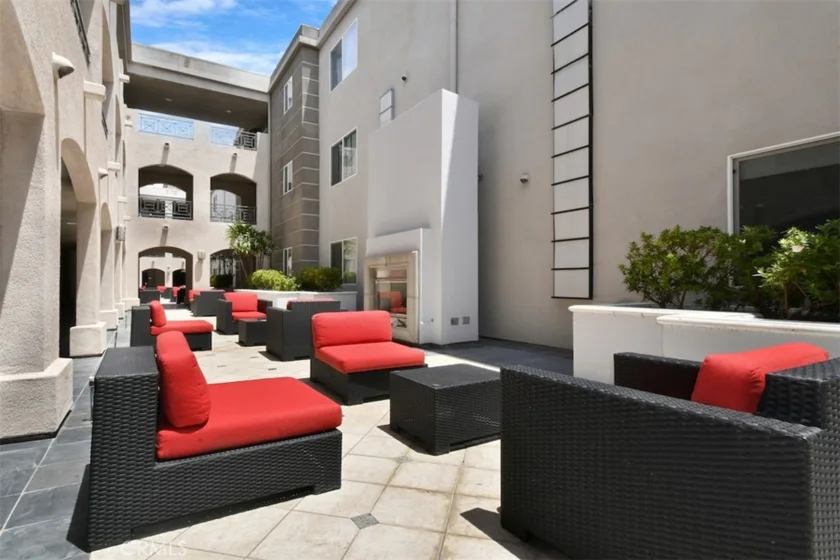 4424 Whitsett Avenue #107 photo 53