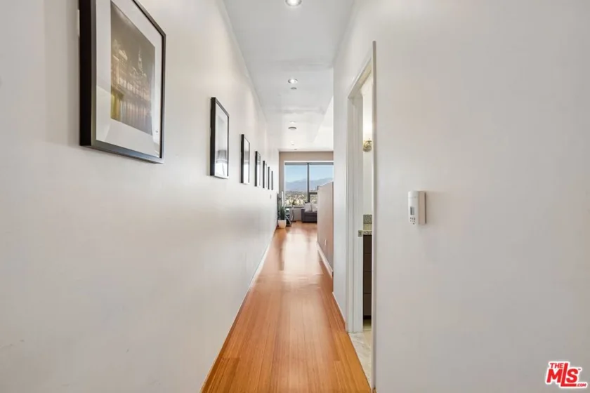 1100 Wilshire Boulevard #2105 photo 5