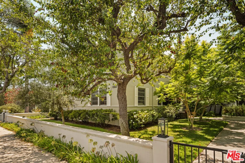 2264 29th Street #A photo 3