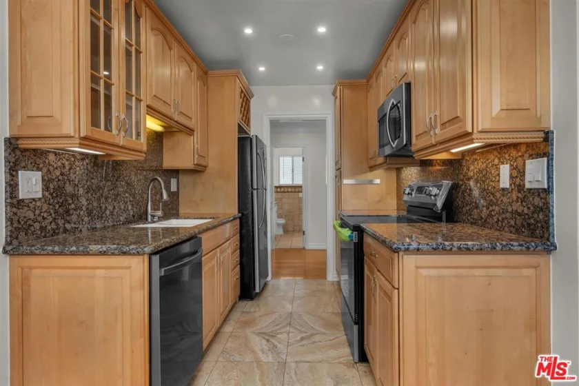1021 12th Street #303 photo 10