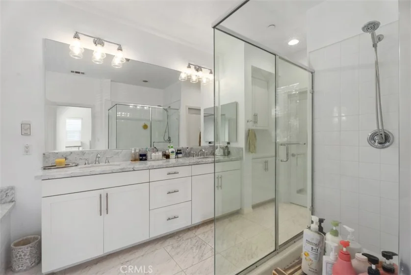 1487 Montgomery photo 23