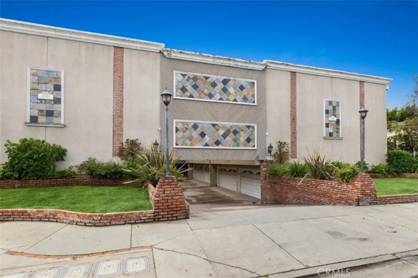 14148 Burbank Boulevard #9 photo 1