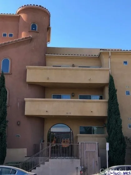 1515 Grismer Avenue #304 photo 1