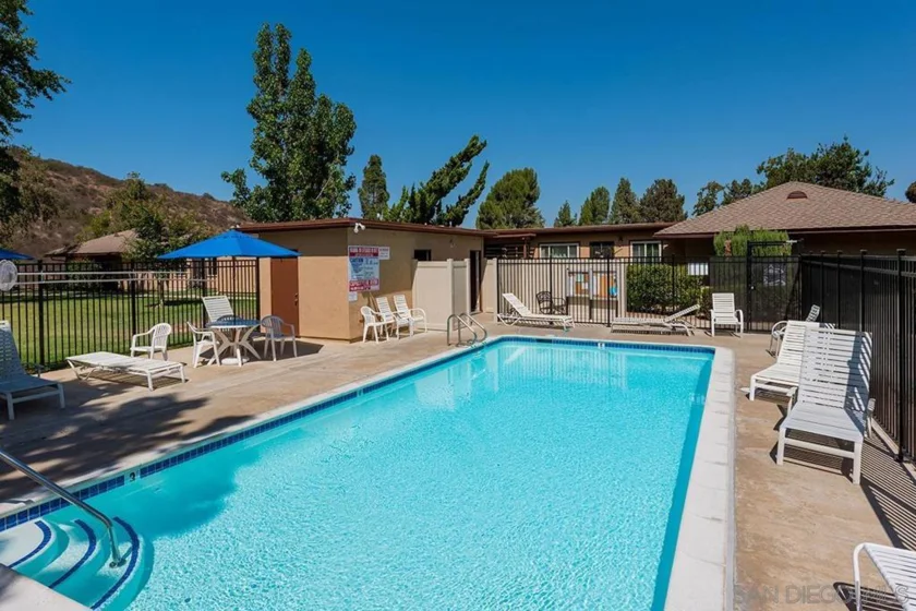 8777 Wahl Street photo 28