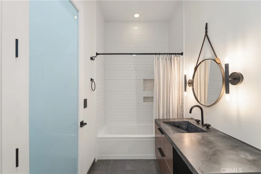 433 Pine #408 photo 16