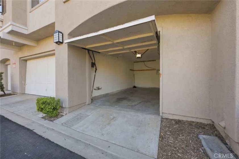 157 California Court photo 42