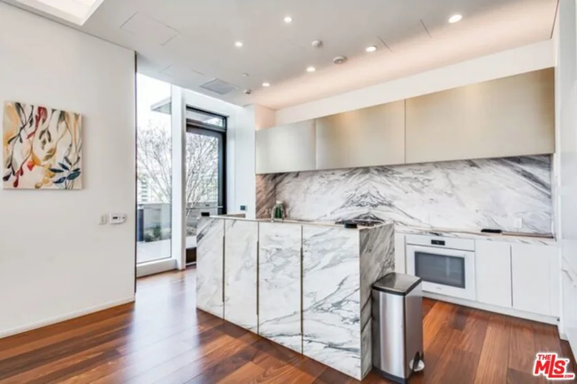 889 Francisco Street #2210 photo 17