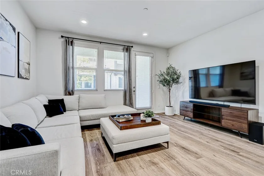 629 S Kinney photo 11
