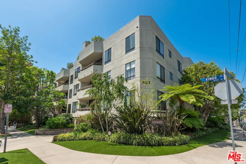 851 N Kings Road #207 photo 1