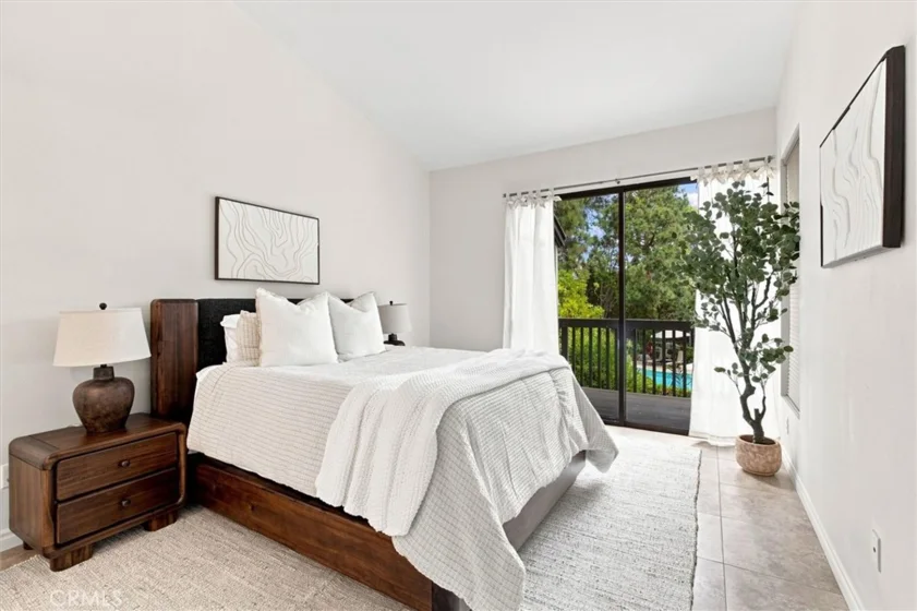 2538 W Macarthur Boulevard ##J photo 6