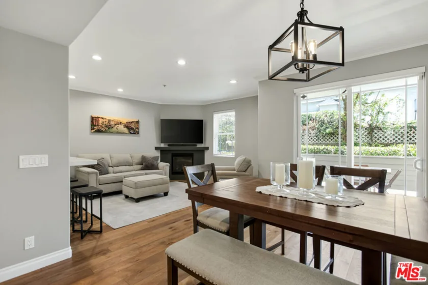 1426 N Laurel Avenue #110 photo 3