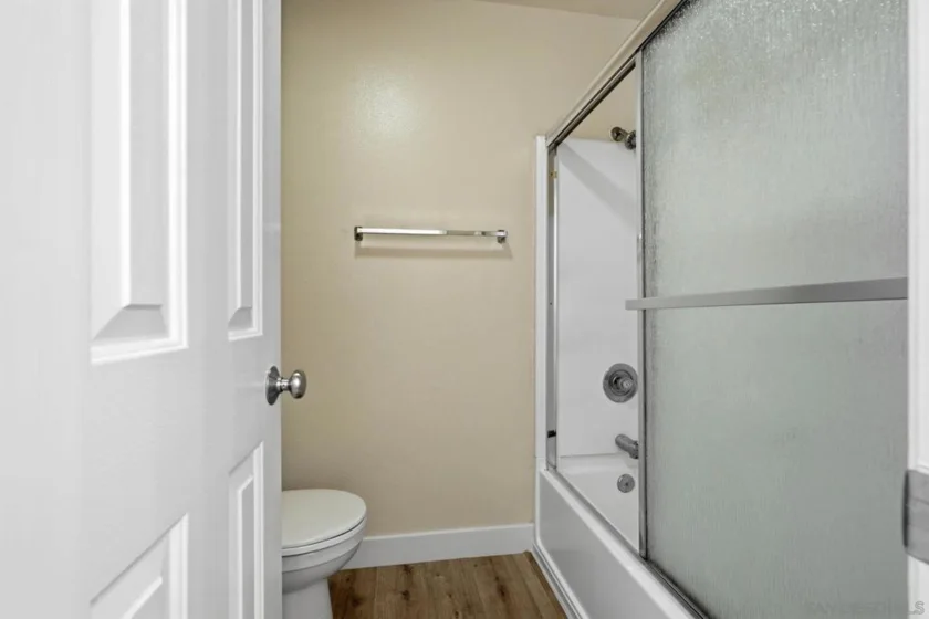 7425 Charmant #2902 photo 12