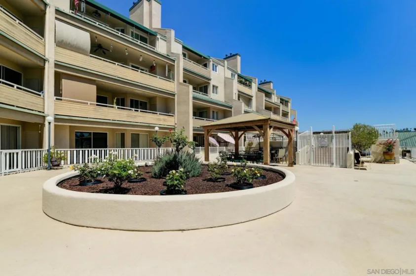4701 Date Avenue #423 photo 31