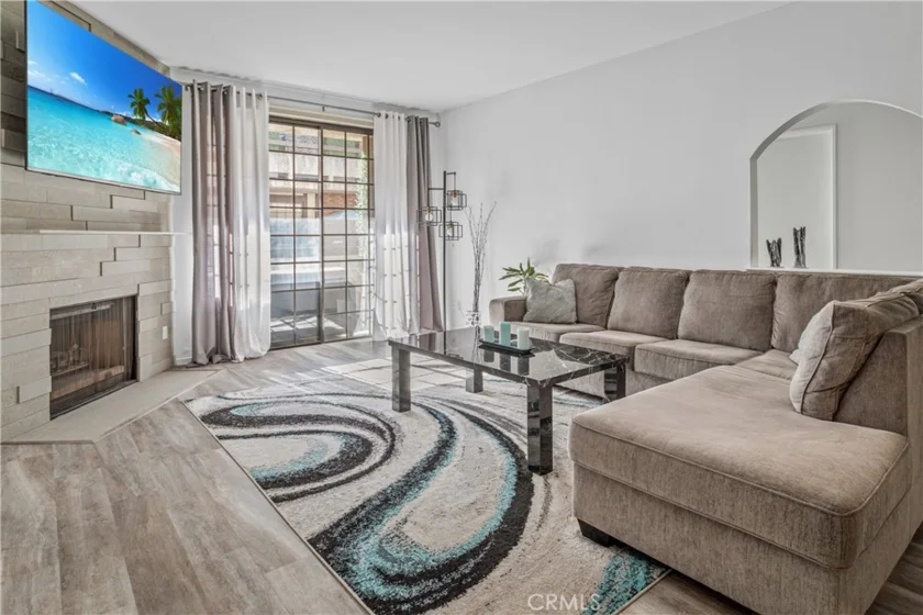 5534 Encino Avenue #206 photo 1