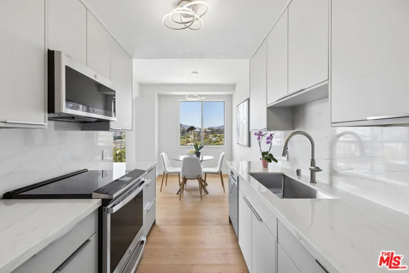 10747 Wilshire Boulevard #1107 photo 6