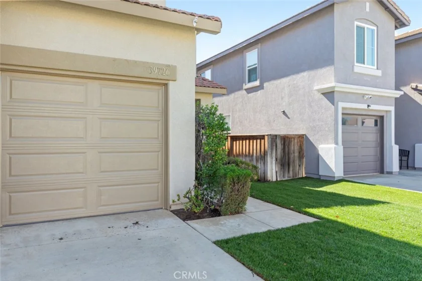 39726 Ashland Way photo 4